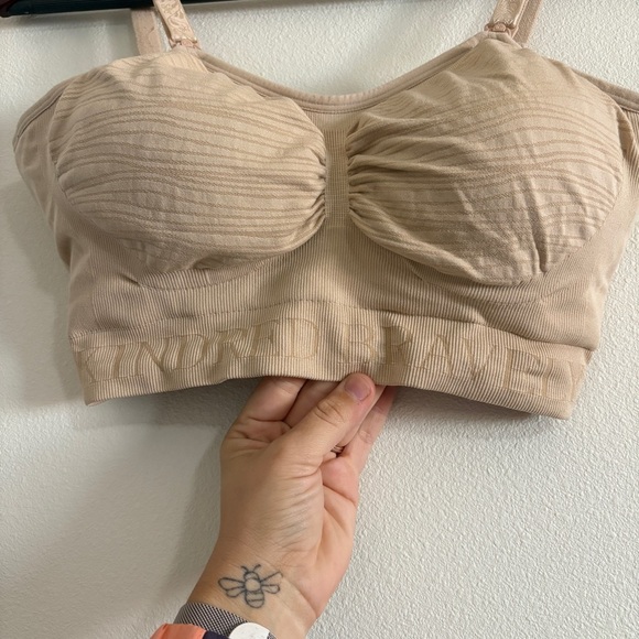Kindred Bravely Sublime® Hands-Free Pumping & Nursing Bra Beige Tan Size Medium - Picture 4 of 9